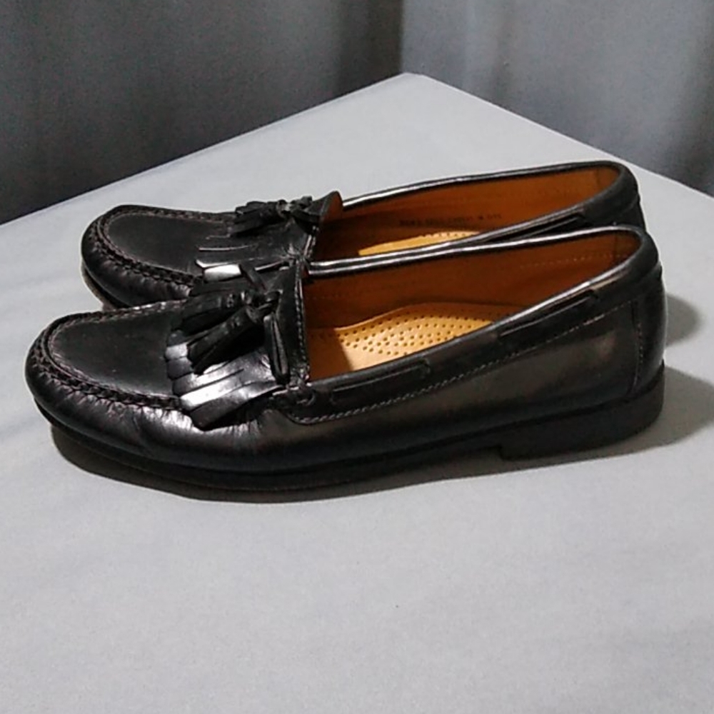 Cole Haan  black shoes size 10.5D